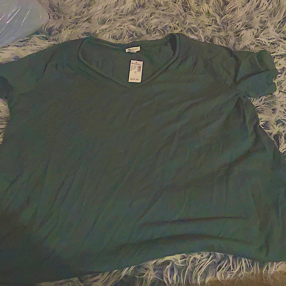Dark green tee